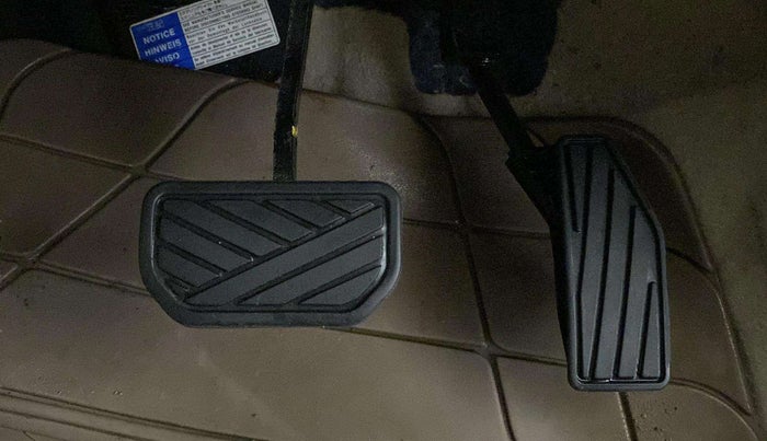 2018 Maruti Dzire ZXI PLUS AMT, Petrol, Automatic, 48,896 km, Pedals