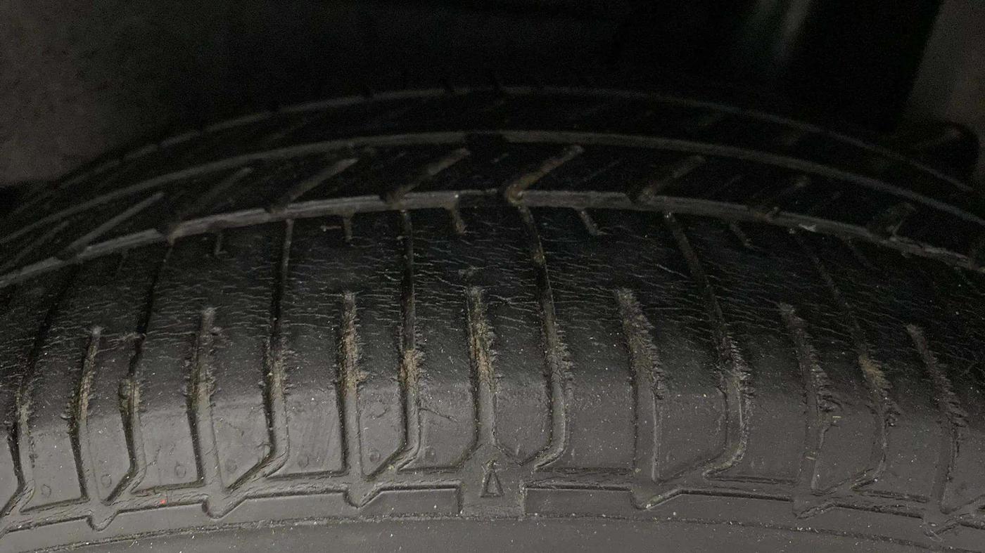 2018 Maruti Dzire ZXI PLUS AMT, Petrol, Automatic, 48,896 km, Left Rear Tyre Tread