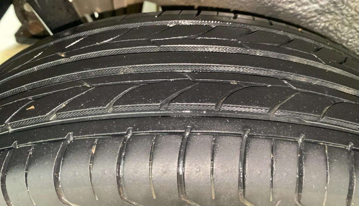 2017 Maruti Wagon R 1.0 VXI, Petrol, Manual, 34,933 km, Right Rear Tyre Tread