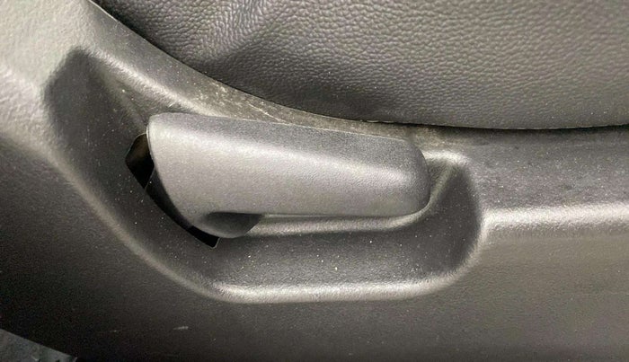 2017 Maruti Wagon R 1.0 VXI, Petrol, Manual, 34,933 km, Driver Side Adjustment Panel