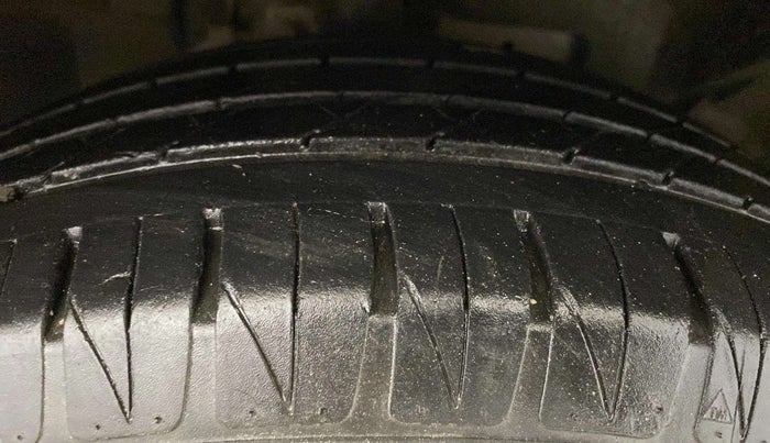 2019 Ford Ecosport TITANIUM + 1.5L PETROL, Petrol, Manual, 70,325 km, Right Front Tyre Tread