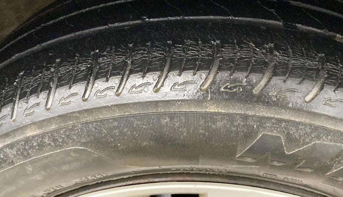 2020 Maruti Baleno DELTA PETROL 1.2, Petrol, Manual, 70,278 km, Right Front Tyre Tread