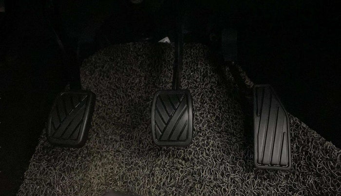 2020 Maruti Baleno DELTA PETROL 1.2, Petrol, Manual, 70,278 km, Pedals