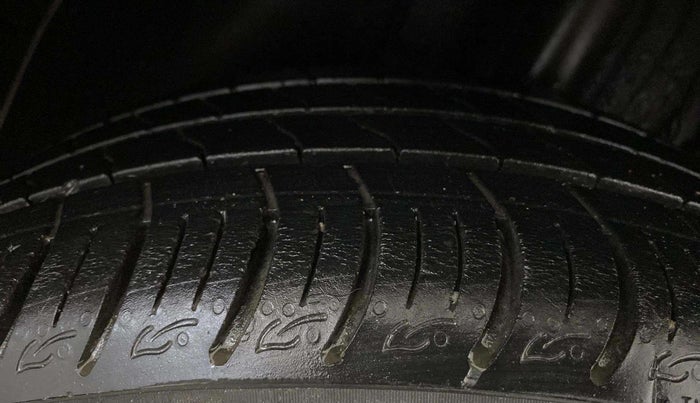 2020 Tata ALTROZ XZ PETROL, Petrol, Manual, 20,937 km, Right Rear Tyre Tread