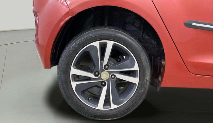 2020 Tata ALTROZ XZ PETROL, Petrol, Manual, 20,937 km, Right Rear Wheel