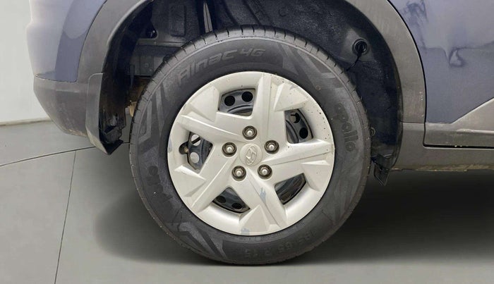 2020 Hyundai VENUE S 1.2, Petrol, Manual, 30,922 km, Right Rear Wheel