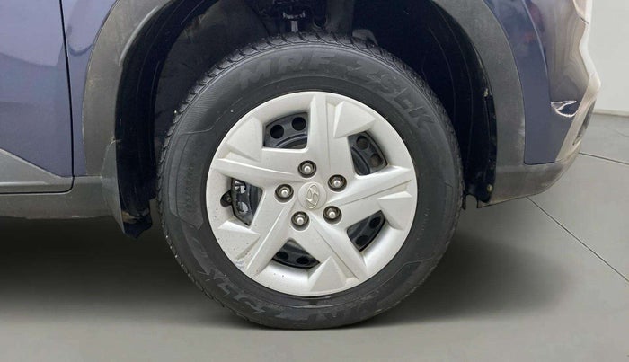 2020 Hyundai VENUE S 1.2, Petrol, Manual, 30,922 km, Right Front Wheel