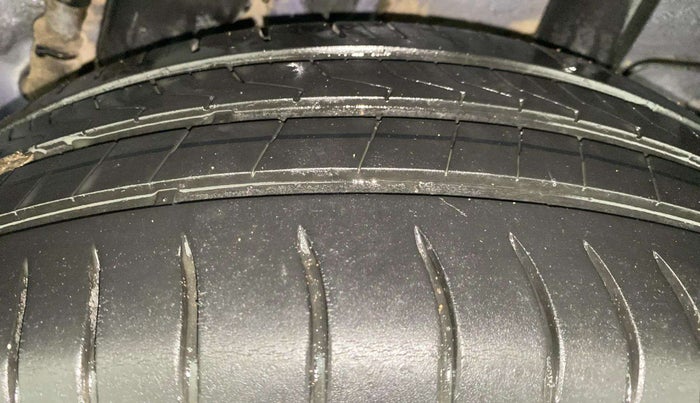 2020 Hyundai VENUE S 1.2, Petrol, Manual, 30,922 km, Left Rear Tyre Tread