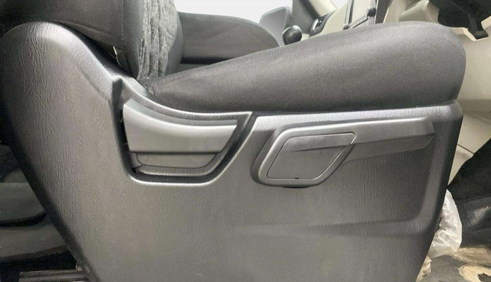2019 Mahindra Scorpio S11 2WD, Diesel, Manual, 62,686 km, Driver Side Adjustment Panel
