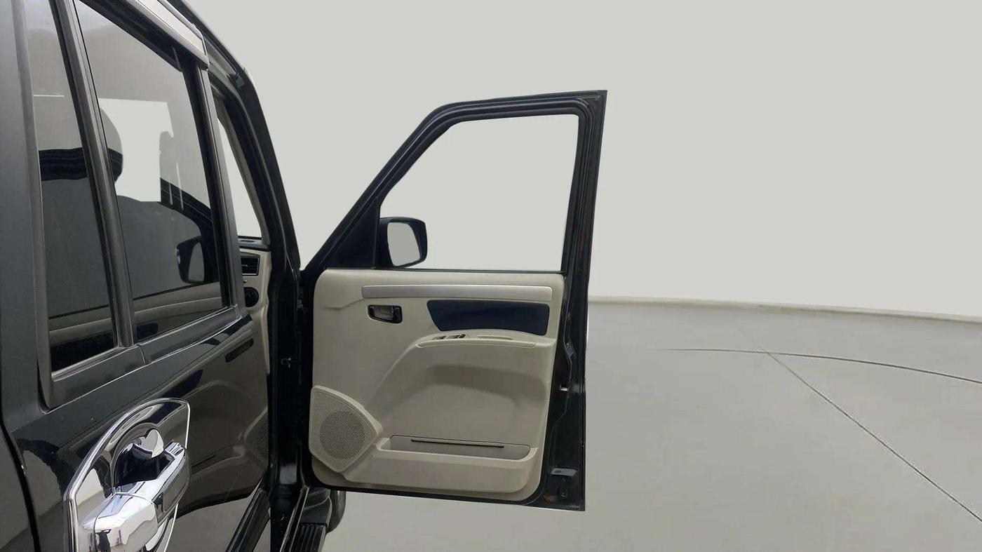 2019 Mahindra Scorpio S11 2WD, Diesel, Manual, 62,686 km, RHS Front Door