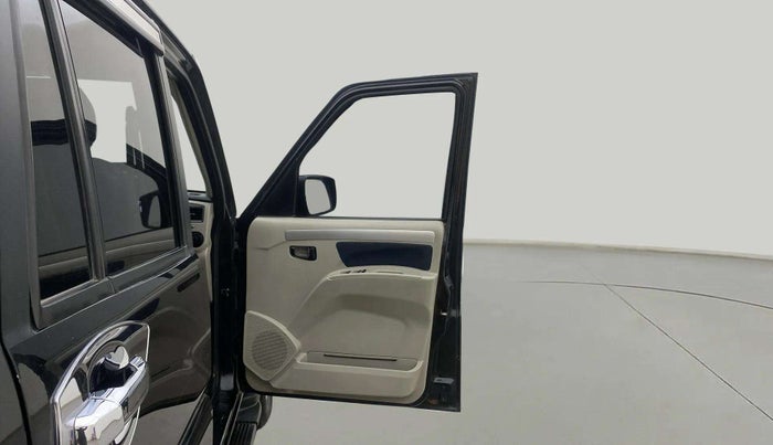 2019 Mahindra Scorpio S11 2WD, Diesel, Manual, 62,686 km, RHS Front Door