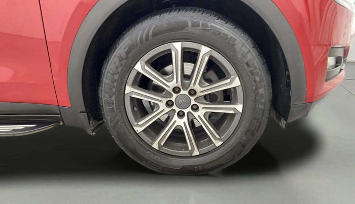 2021 Mahindra XUV700 AX 7 P AT 7 STR, Petrol, Automatic, 50,525 km, Right Front Wheel