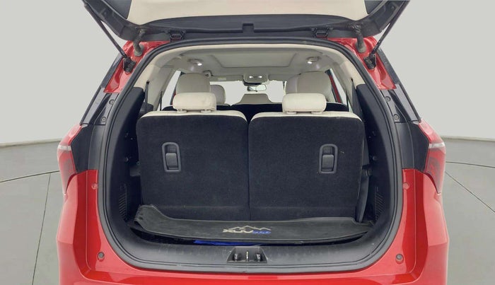 2021 Mahindra XUV700 AX 7 P AT 7 STR, Petrol, Automatic, 50,525 km, Boot Open Zoomed View