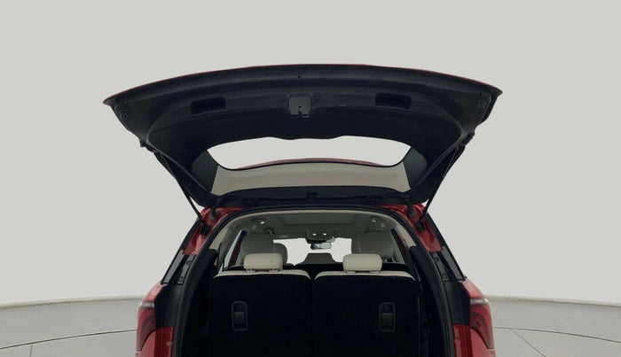 2021 Mahindra XUV700 AX 7 P AT 7 STR, Petrol, Automatic, 50,525 km, Boot Door Open