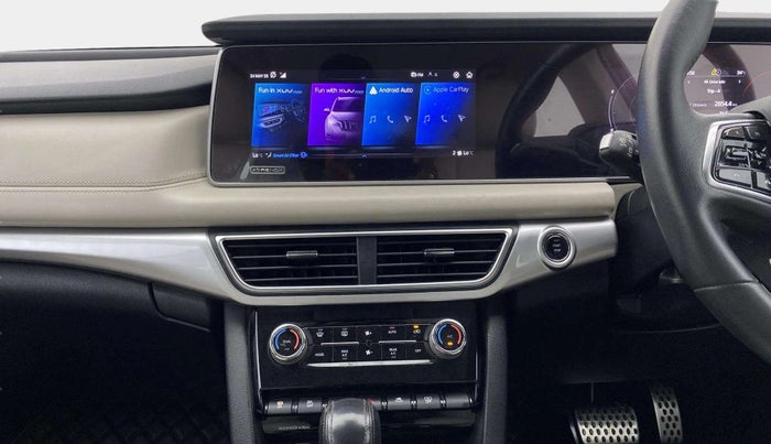 2021 Mahindra XUV700 AX 7 P AT 7 STR, Petrol, Automatic, 50,525 km, Air Conditioner