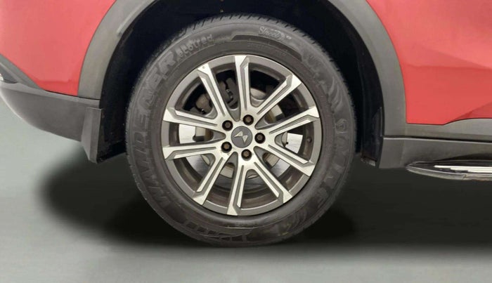 2021 Mahindra XUV700 AX 7 P AT 7 STR, Petrol, Automatic, 50,525 km, Right Rear Wheel