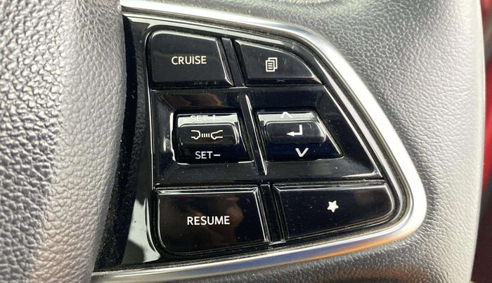2021 Mahindra XUV700 AX 7 P AT 7 STR, Petrol, Automatic, 50,525 km, Adaptive Cruise Control