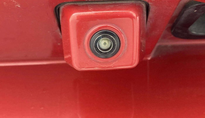 2021 Mahindra XUV700 AX 7 P AT 7 STR, Petrol, Automatic, 50,525 km, Parking Camera