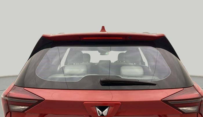 2021 Mahindra XUV700 AX 7 P AT 7 STR, Petrol, Automatic, 50,525 km, Rear Windshield