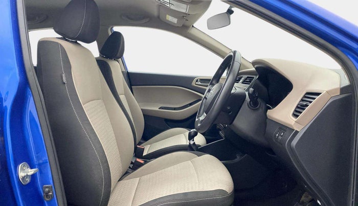 2017 Hyundai Elite i20 ASTA 1.2 (O), Petrol, Manual, 38,429 km, Right Side Front Door Cabin