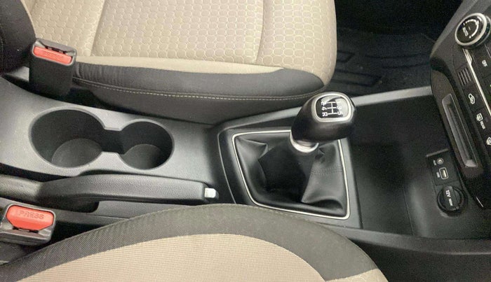 2017 Hyundai Elite i20 ASTA 1.2 (O), Petrol, Manual, 38,429 km, Gear Lever