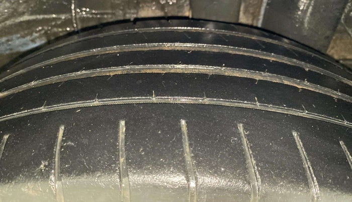 2017 Hyundai Elite i20 ASTA 1.2 (O), Petrol, Manual, 38,429 km, Left Rear Tyre Tread