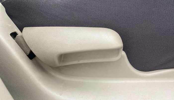 2016 Maruti Celerio VXI, Petrol, Manual, 21,510 km, Driver Side Adjustment Panel