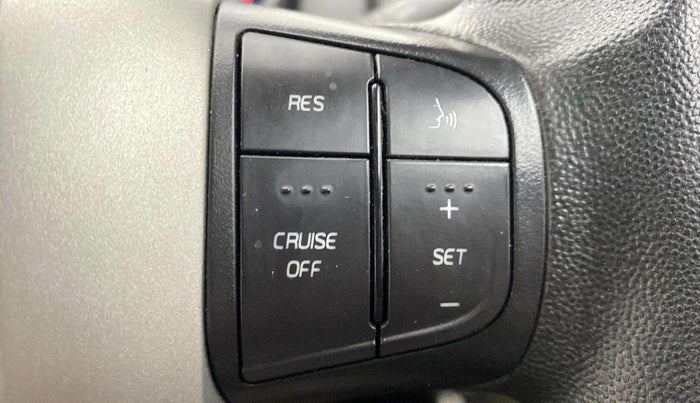 2017 Mahindra XUV500 W6, Diesel, Manual, 71,807 km, Adaptive Cruise Control