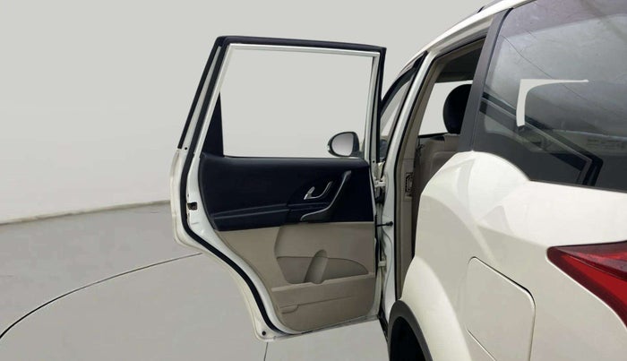 2017 Mahindra XUV500 W6, Diesel, Manual, 71,807 km, LHS Rear Door