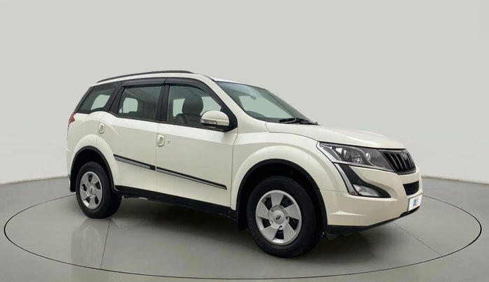 2017 Mahindra XUV500 W6, Diesel, Manual, 71,807 km, Right Front Diagonal