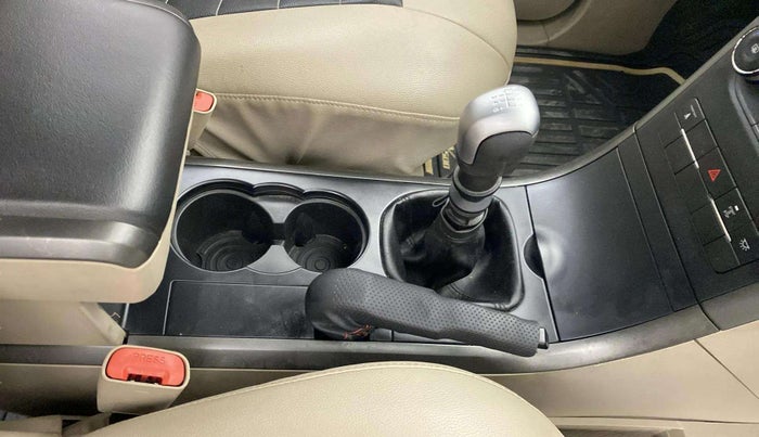 2017 Mahindra XUV500 W6, Diesel, Manual, 71,807 km, Gear Lever