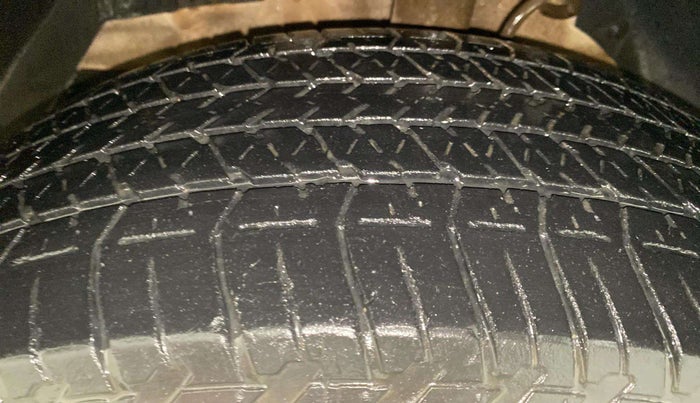 2017 Mahindra XUV500 W6, Diesel, Manual, 71,807 km, Left Front Tyre Tread