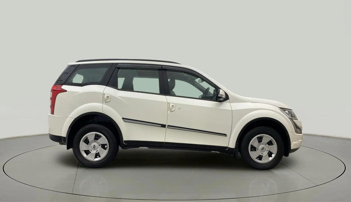 2017 Mahindra XUV500 W6, Diesel, Manual, 71,807 km, Right Side View