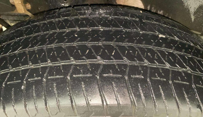 2017 Mahindra XUV500 W6, Diesel, Manual, 71,807 km, Right Rear Tyre Tread