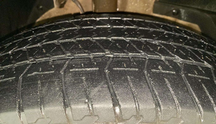 2017 Mahindra XUV500 W6, Diesel, Manual, 71,807 km, Right Front Tyre Tread