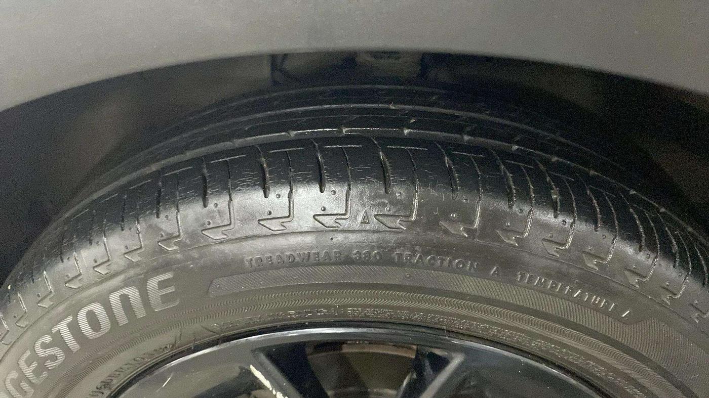 2019 Maruti IGNIS ALPHA 1.2 AMT, Petrol, Automatic, 51,380 km, Left Front Tyre Tread
