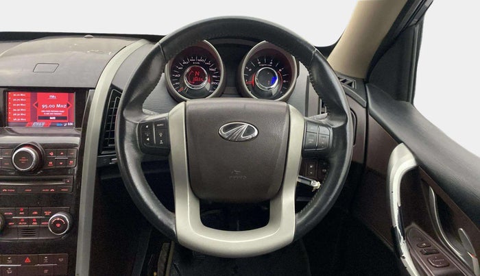 2013 Mahindra XUV500 W8 AWD, Diesel, Manual, 36,651 km, Steering Wheel Close Up