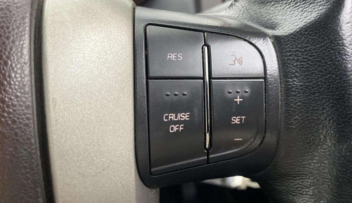 2013 Mahindra XUV500 W8 AWD, Diesel, Manual, 36,651 km, Adaptive Cruise Control