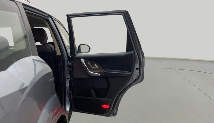 2013 Mahindra XUV500 W8 AWD, Diesel, Manual, 36,651 km, RHS Rear Door