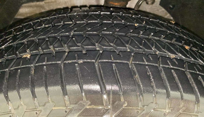 2013 Mahindra XUV500 W8 AWD, Diesel, Manual, 36,651 km, Left Front Tyre Tread
