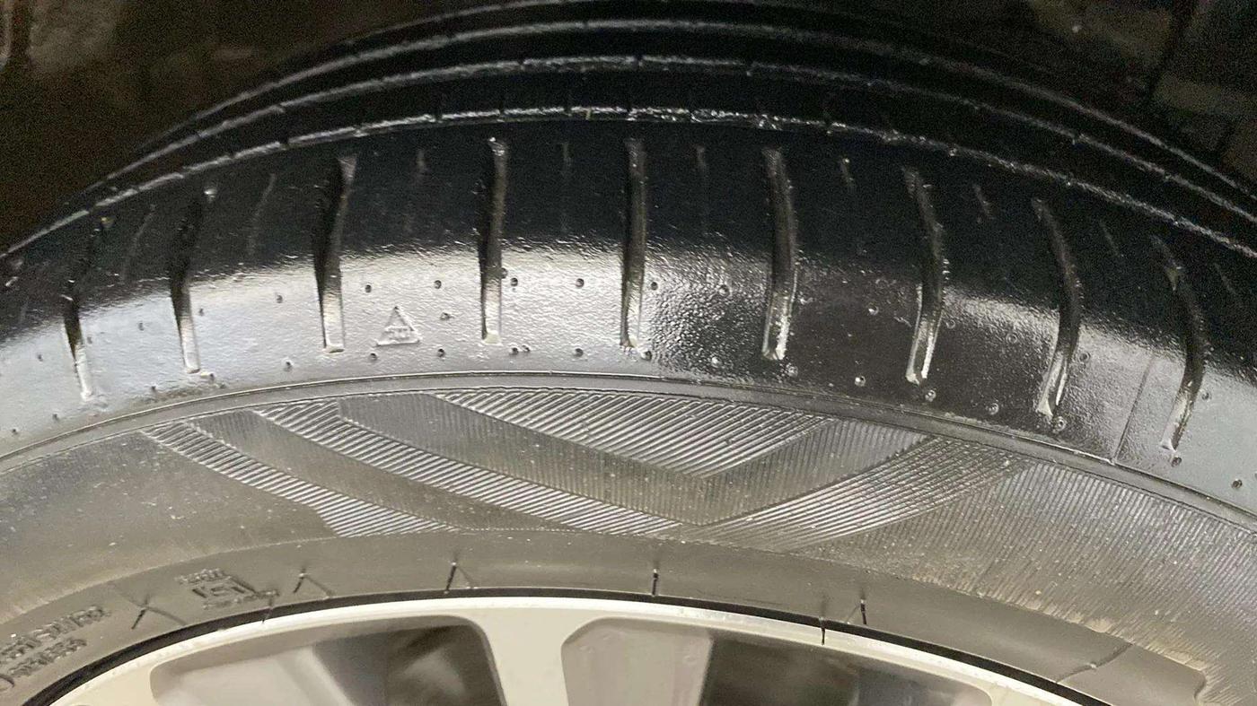 2020 Maruti Ciaz ALPHA 1.5 SHVS PETROL, Petrol, Manual, 47,686 km, Right Front Tyre Tread
