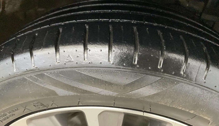 2020 Maruti Ciaz ALPHA 1.5 SHVS PETROL, Petrol, Manual, 47,686 km, Right Front Tyre Tread