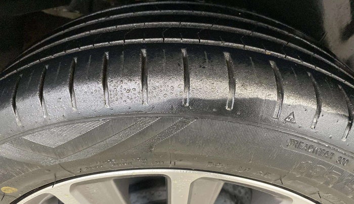2020 Maruti Ciaz ALPHA 1.5 SHVS PETROL, Petrol, Manual, 47,686 km, Left Front Tyre Tread