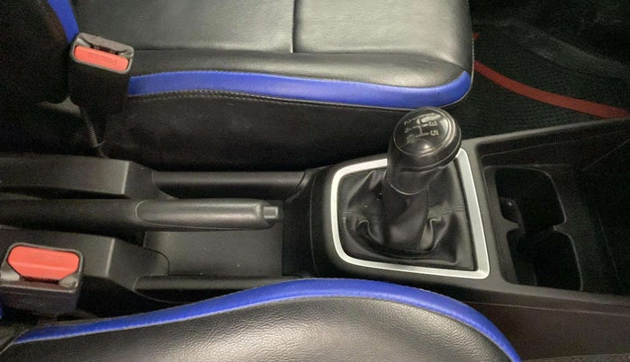 2019 Maruti Swift LXI, Petrol, Manual, 61,267 km, Gear Lever
