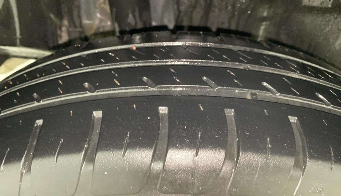 2019 Maruti Swift LXI, Petrol, Manual, 61,267 km, Right Rear Tyre Tread