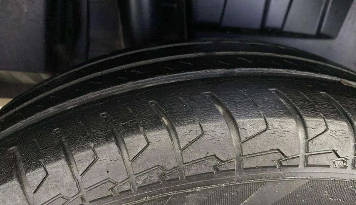 2021 Maruti Dzire VXI, Petrol, Manual, 83,359 km, Right Rear Tyre Tread