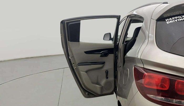 2016 Mahindra Kuv100 K2 PLUS 6 STR, Petrol, Manual, 33,497 km, LHS Rear Door