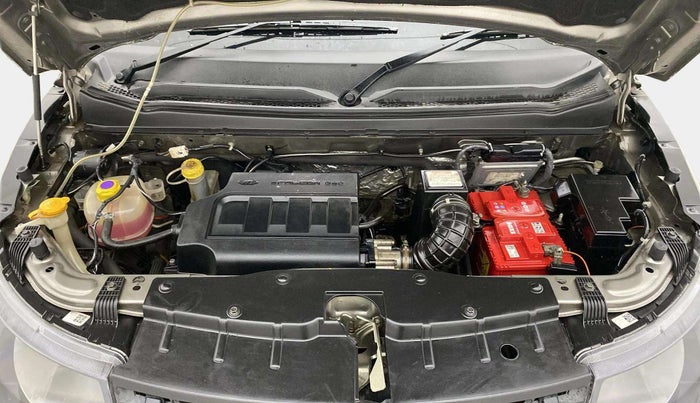 2016 Mahindra Kuv100 K2 PLUS 6 STR, Petrol, Manual, 33,497 km, Engine View