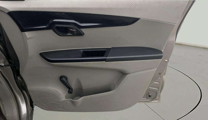 2016 Mahindra Kuv100 K2 PLUS 6 STR, Petrol, Manual, 33,497 km, Driver Side Door Panels Control