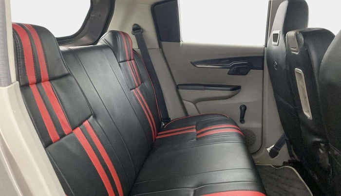 2016 Mahindra Kuv100 K2 PLUS 6 STR, Petrol, Manual, 33,497 km, Right Side Rear Door Cabin